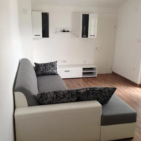 Apartman *