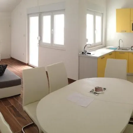 Apartman * Razanac